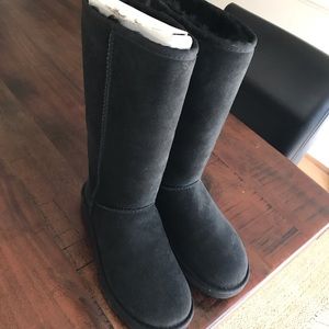 UGG Classic Tall Boots Size 6